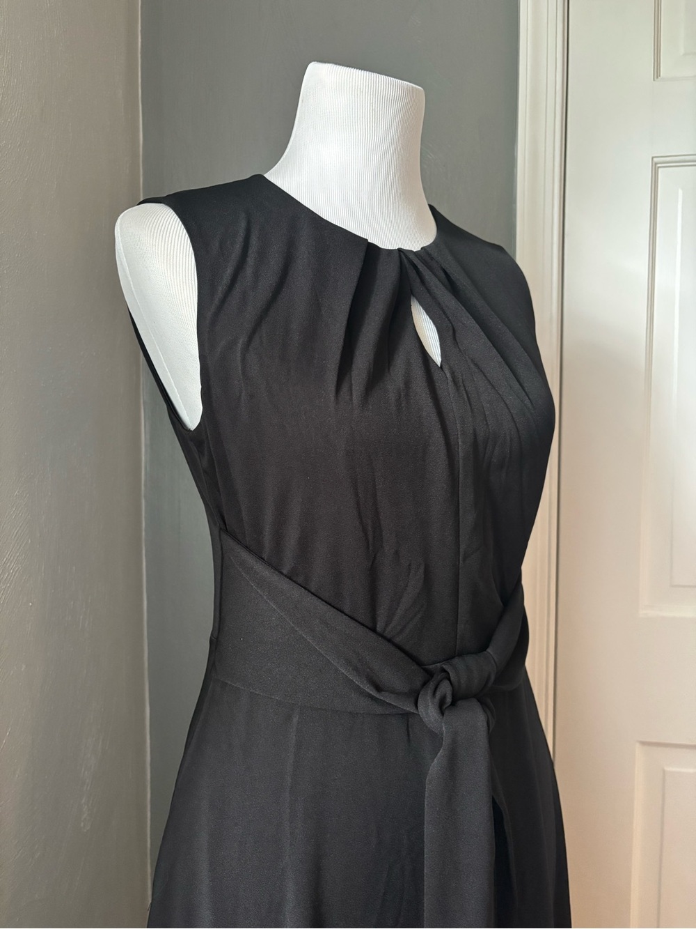 Classic Black Sleeveless Tie-Waist Dress - Picture 3 of 5